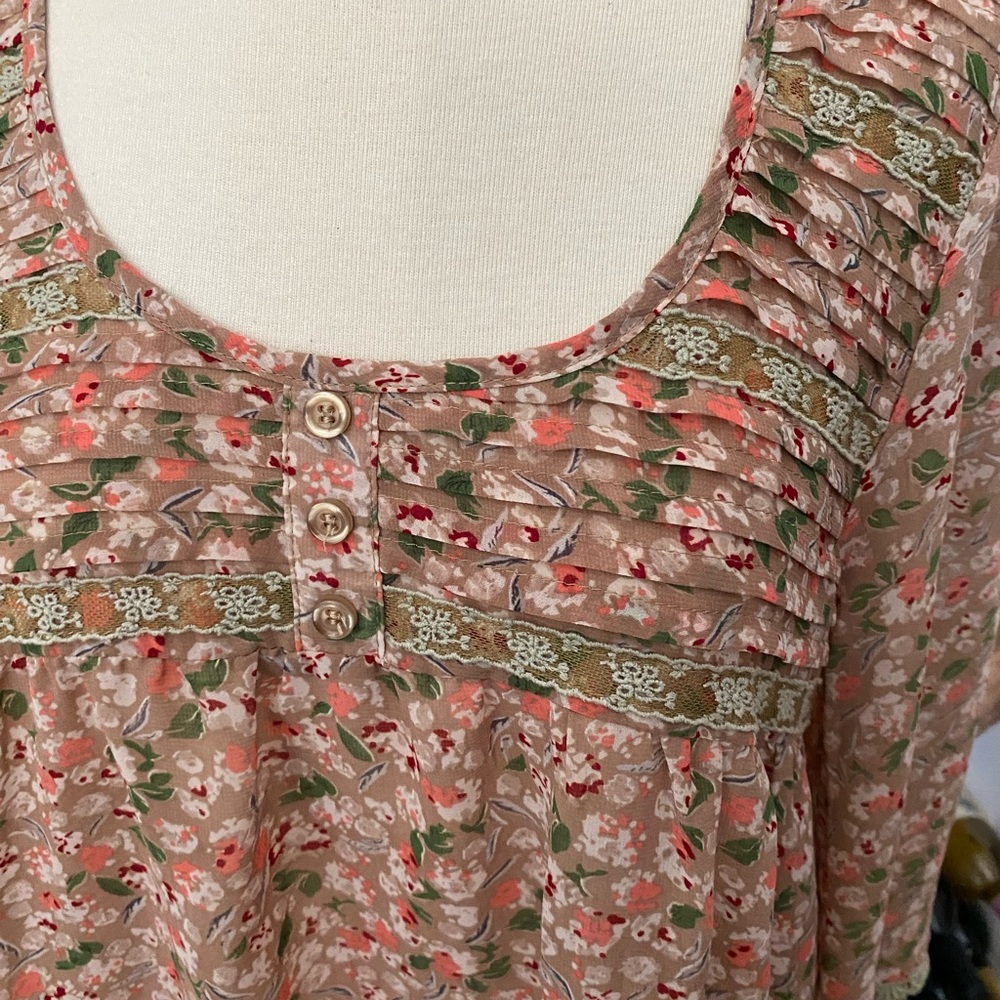 Sheer blouse - Picture 2 of 5